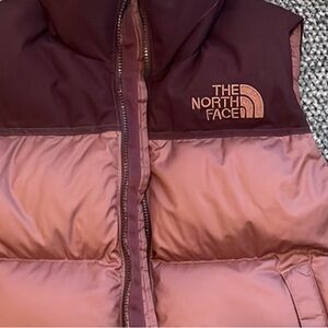 The North Face Puffer Vest Women’s XS Brown Burgundy